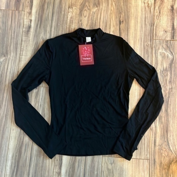 NWT - Girls size small long sleeve black shirt byVendusa - Picture 1 of 6